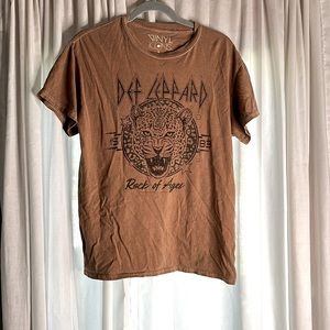 Tillys Def Leppard tee